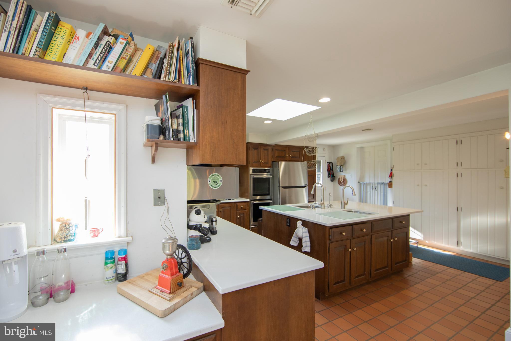 363 Valleybrook Road Glen Mills, PA 19342 - Photo 43 of 110 Kitchen desk area