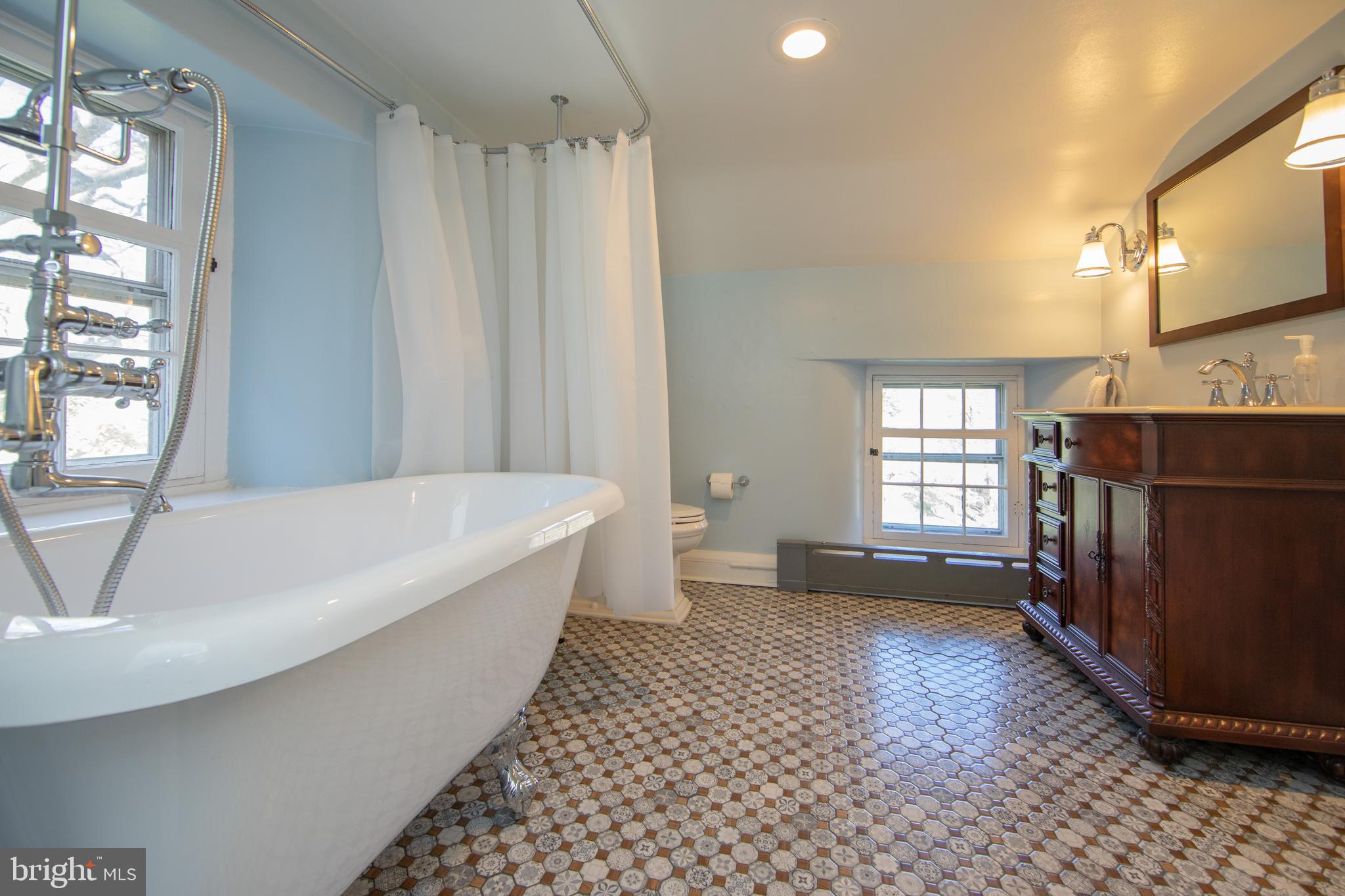 363 Valleybrook Road Glen Mills, PA 19342 - Photo 71 of 110 Newer 3rd Floor Full Bath