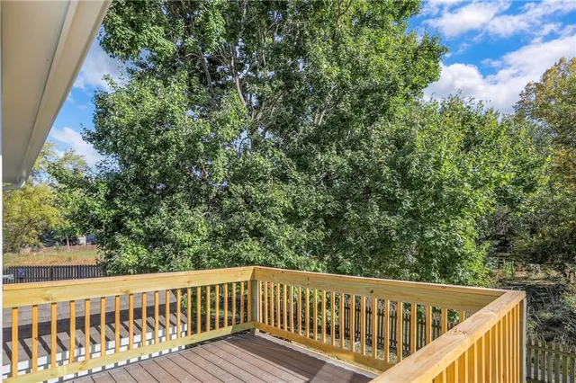 $319,000 | 313 Southeast Onyx Court, Lee's Summit, MO 64063