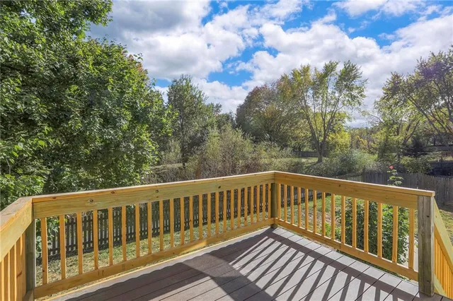 $319,000 | 313 Southeast Onyx Court, Lee's Summit, MO 64063