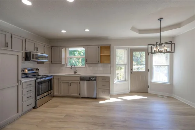 $319,000 | 313 Southeast Onyx Court, Lee's Summit, MO 64063