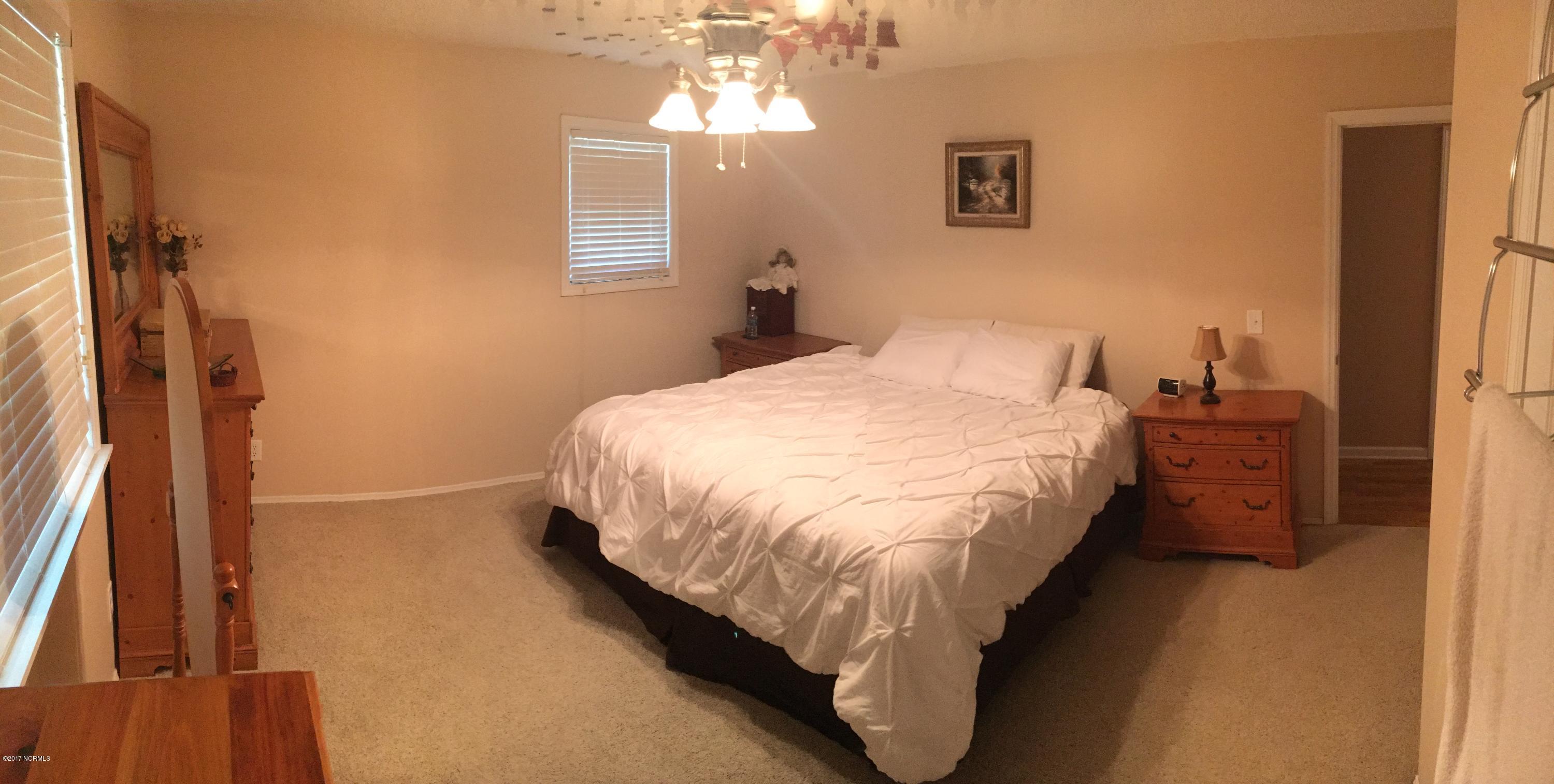 120 Branch Canal Road New Bern, NC 28560 - Photo 16 of 23 Master bed