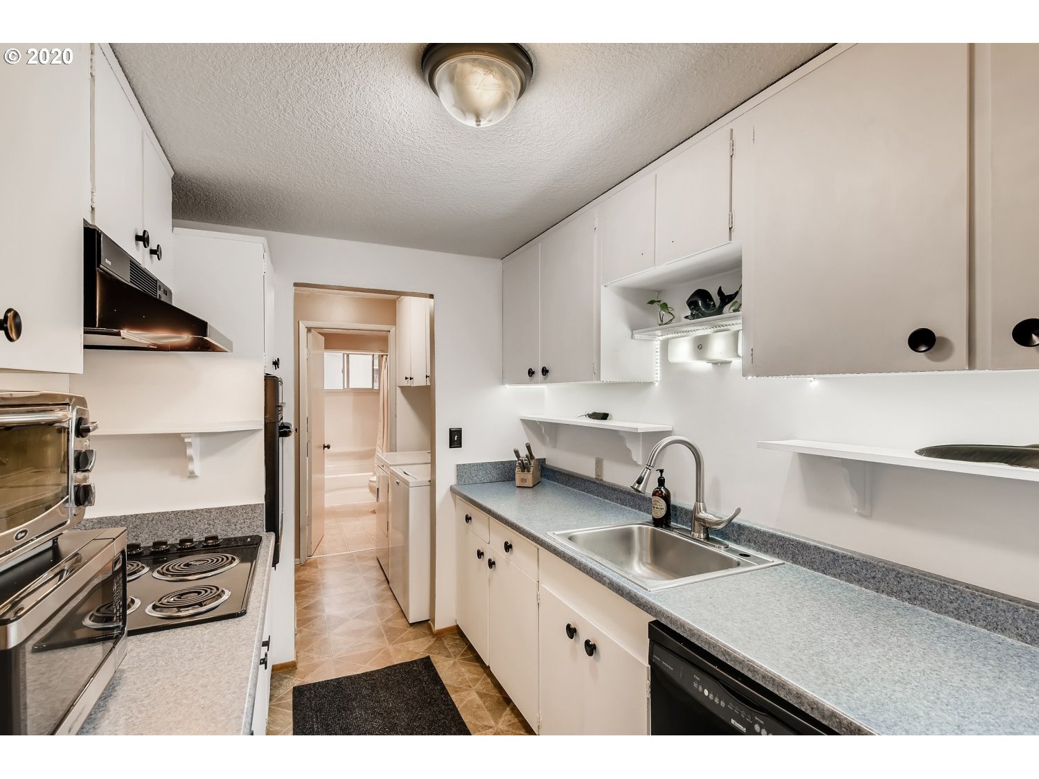 5570 Southwest Erickson Avenue Beaverton, OR 97005 - Photo 7 of 20