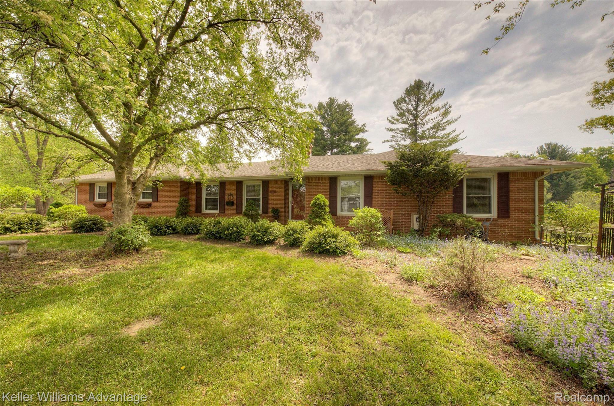 8134 Earhart Road South Lyon, MI 48178 - Photo 1 of 43 4H8A1930_1_2.jpg