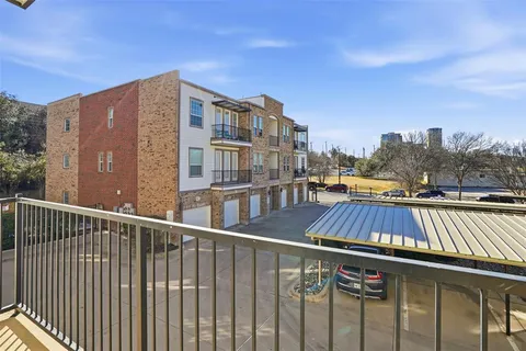 $285,000 | 950 Henderson Street, Unit 1214, Fort Worth, TX 76102