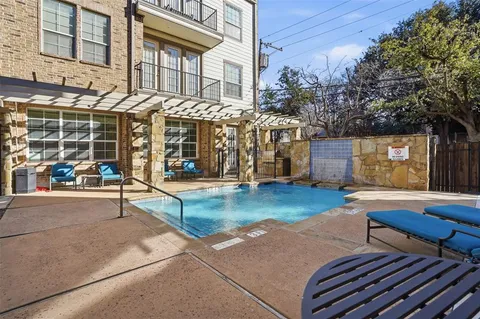 $285,000 | 950 Henderson Street, Unit 1214, Fort Worth, TX 76102