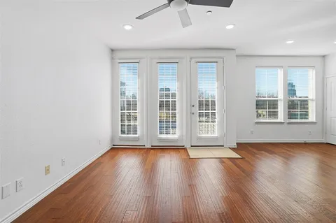 $285,000 | 950 Henderson Street, Unit 1214, Fort Worth, TX 76102