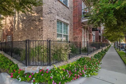 $285,000 | 950 Henderson Street, Unit 1214, Fort Worth, TX 76102