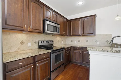 $285,000 | 950 Henderson Street, Unit 1214, Fort Worth, TX 76102