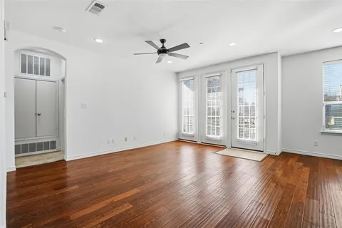 $285,000 | 950 Henderson Street, Unit 1214, Fort Worth, TX 76102