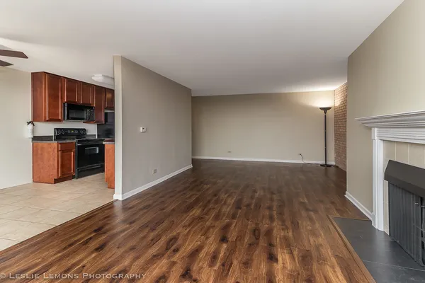 $1,650 | 5900 Oakwood Drive, Unit 4D, Lisle, IL 60532