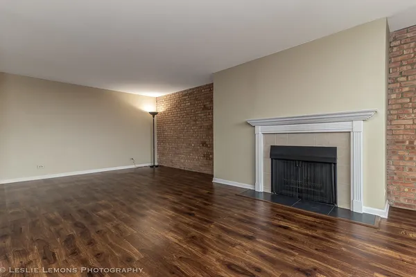 $1,650 | 5900 Oakwood Drive, Unit 4D, Lisle, IL 60532
