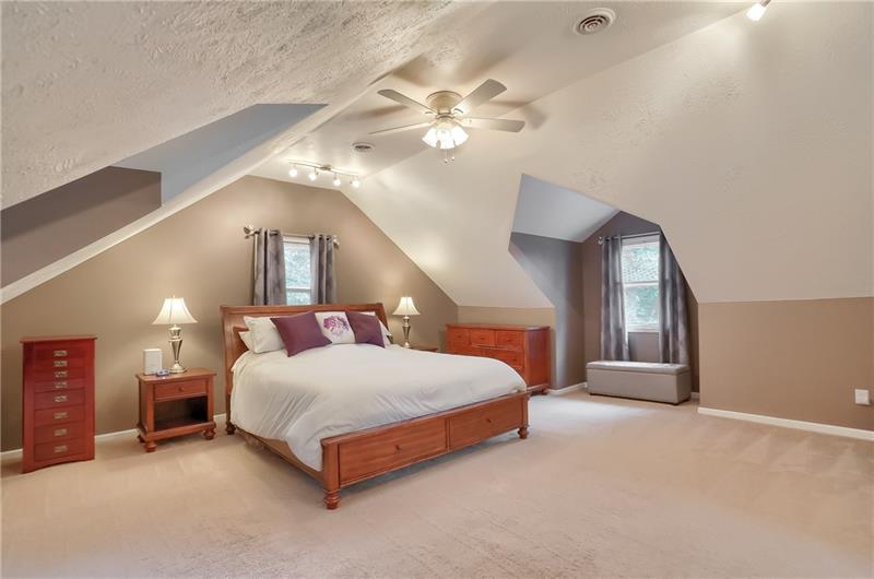 8 North Park Road Pittsburgh, PA 15229 - Photo 15 of 25 Second floor master bedroom
