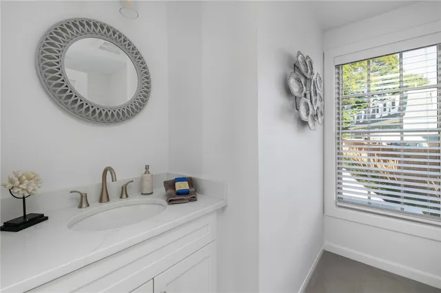 $409,900 | 32 Exchange Street, Unit A2, East Greenwich, RI 02818