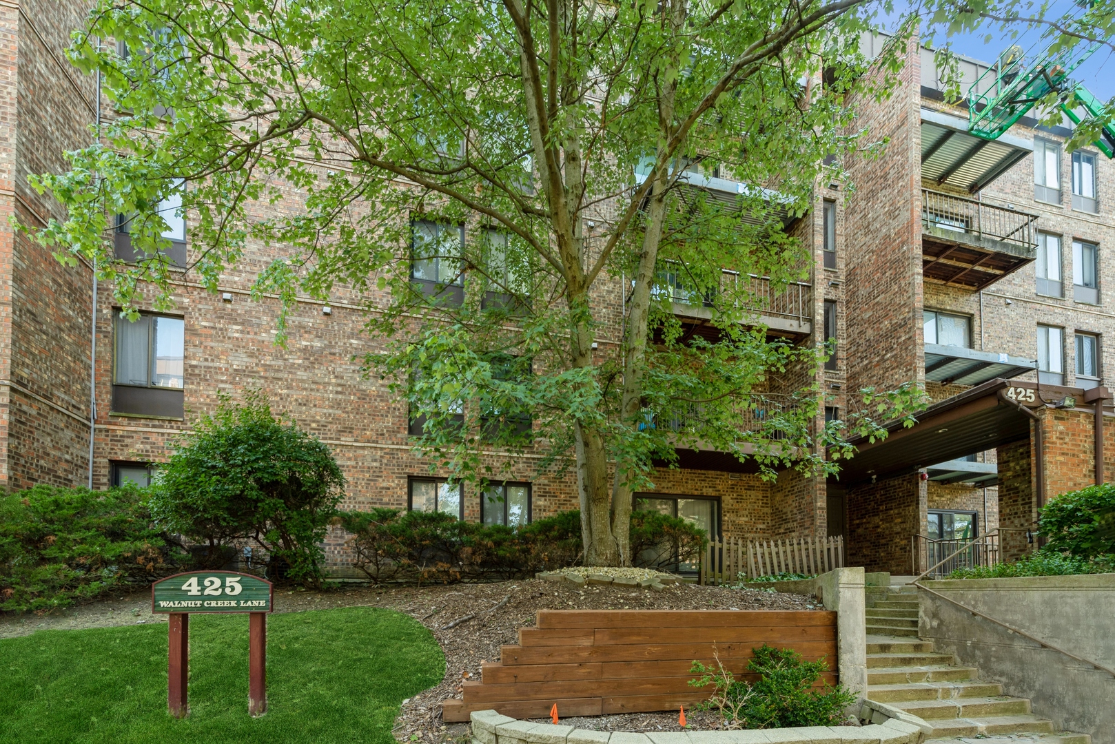 425 Walnut Creek Road, Unit 1601 Lisle, IL 60532 - Photo 2 of 16 Gallery Image 2