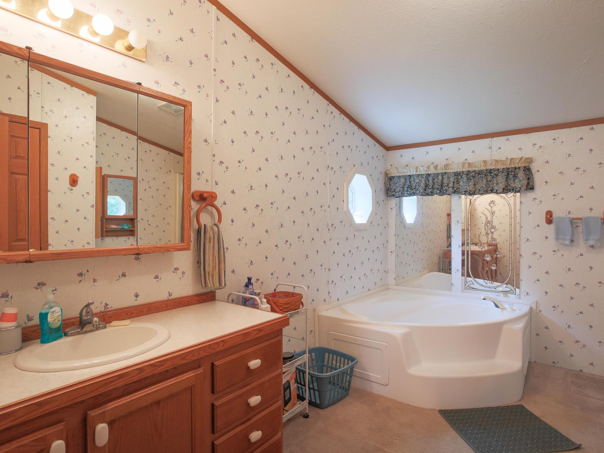 28496 Locust Grove Road McArthur, OH 45651 - Photo 15 of 30