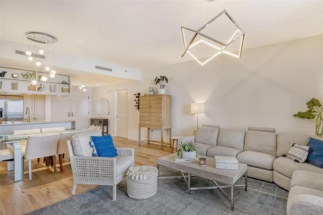 $4,500 | 50 Central Avenue, Unit 15B, Sarasota, FL 34236