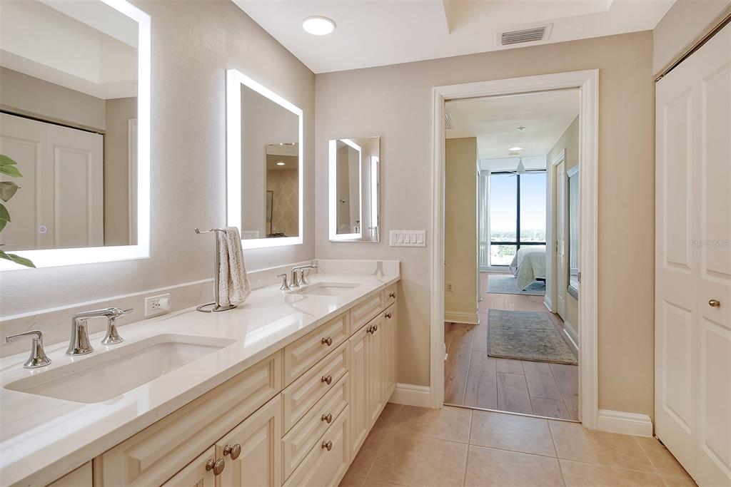 50 Central Avenue, Unit 15B Sarasota, FL 34236 - Photo 25 of 48