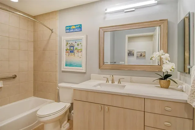 $4,500 | 50 Central Avenue, Unit 15B, Sarasota, FL 34236