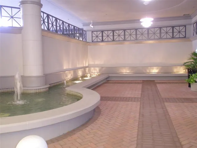 $4,500 | 50 Central Avenue, Unit 15B, Sarasota, FL 34236