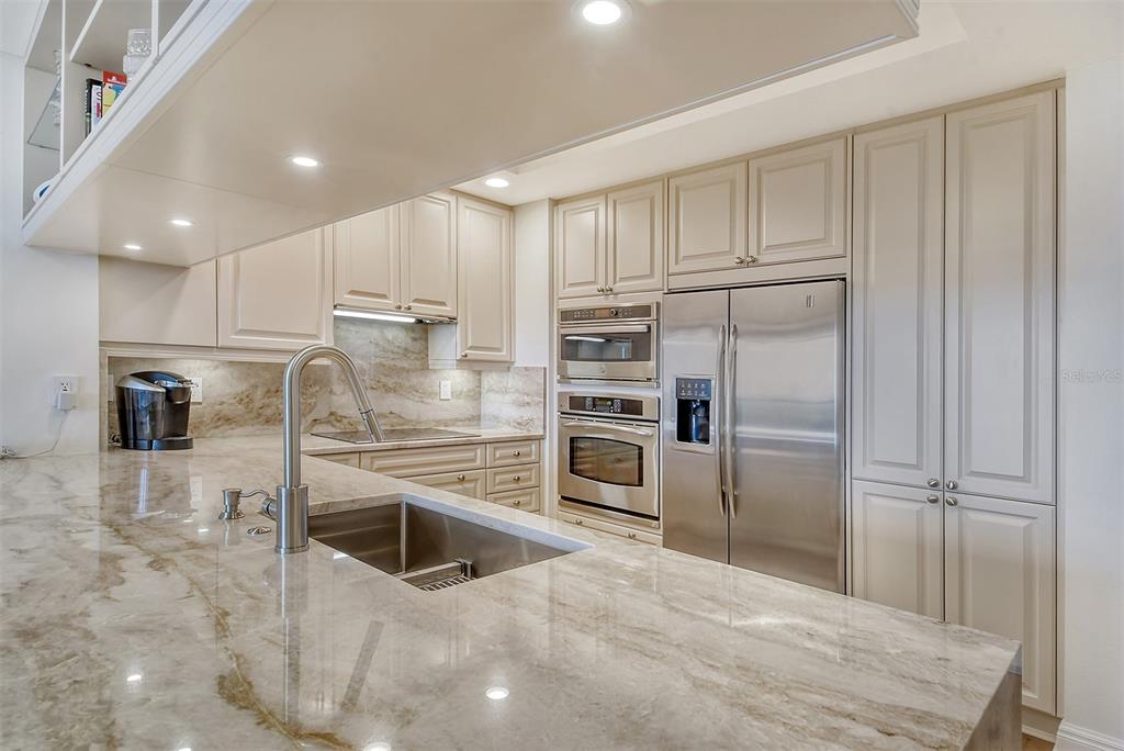 50 Central Avenue, Unit 15B Sarasota, FL 34236 - Photo 7 of 48