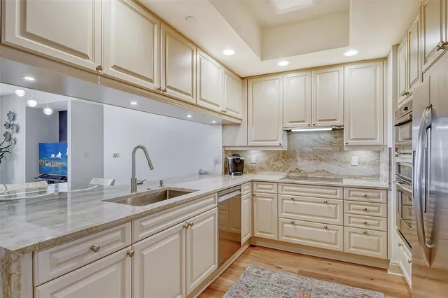 $4,500 | 50 Central Avenue, Unit 15B, Sarasota, FL 34236