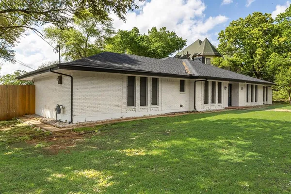 $509,900 | 823 South Wildwood Drive, Irving, TX 75060