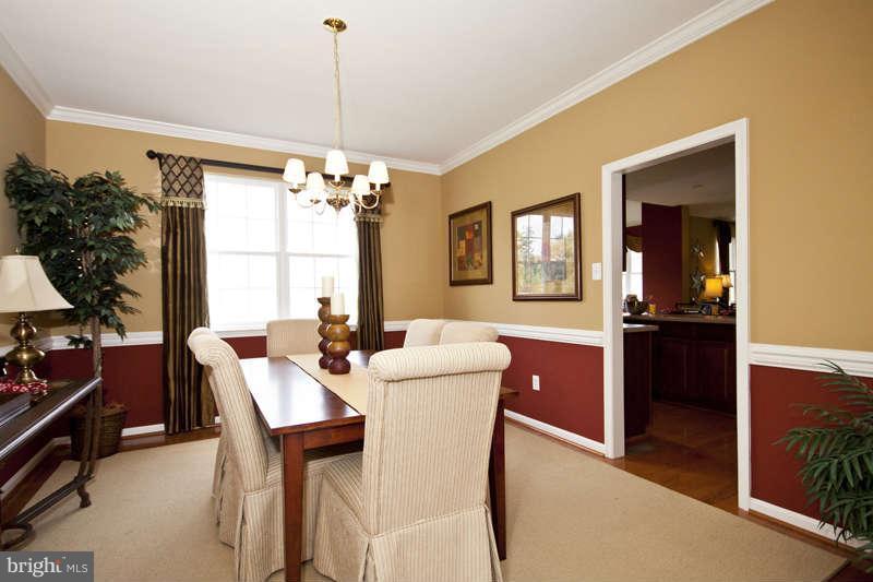 8828 Winands Road Randallstown, MD 21133 - Photo 7 of 24 Living Room