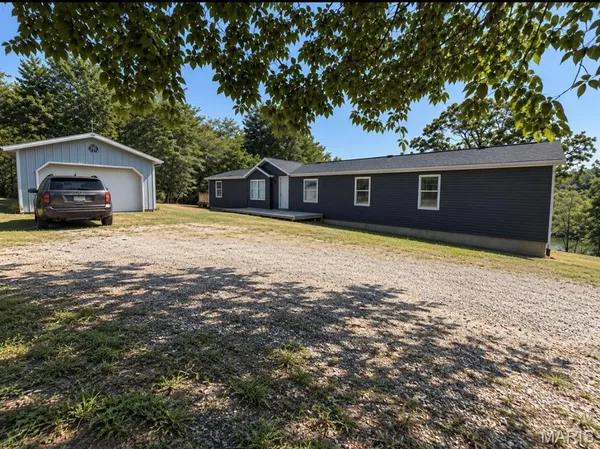 $279,900 | 7924 West Forest Hills Drive, Dittmer, MO 63023