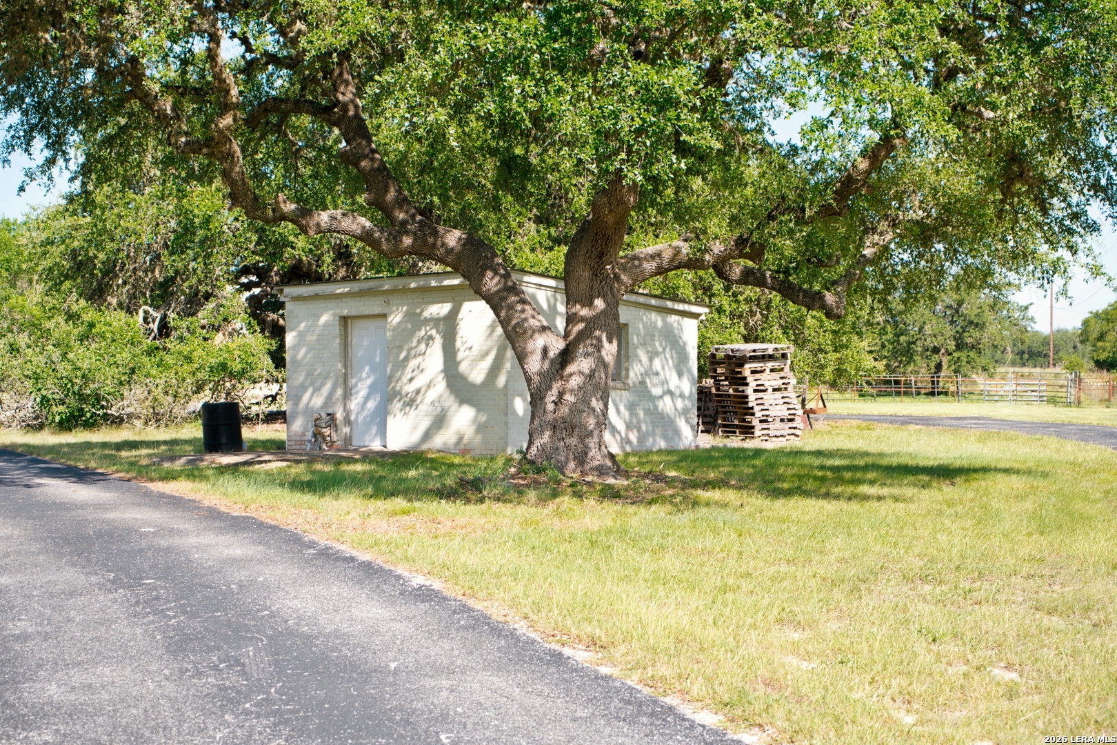 1282 Kendalia Road Blanco, TX 78606 - Photo 22 of 53 Gallery Image 22