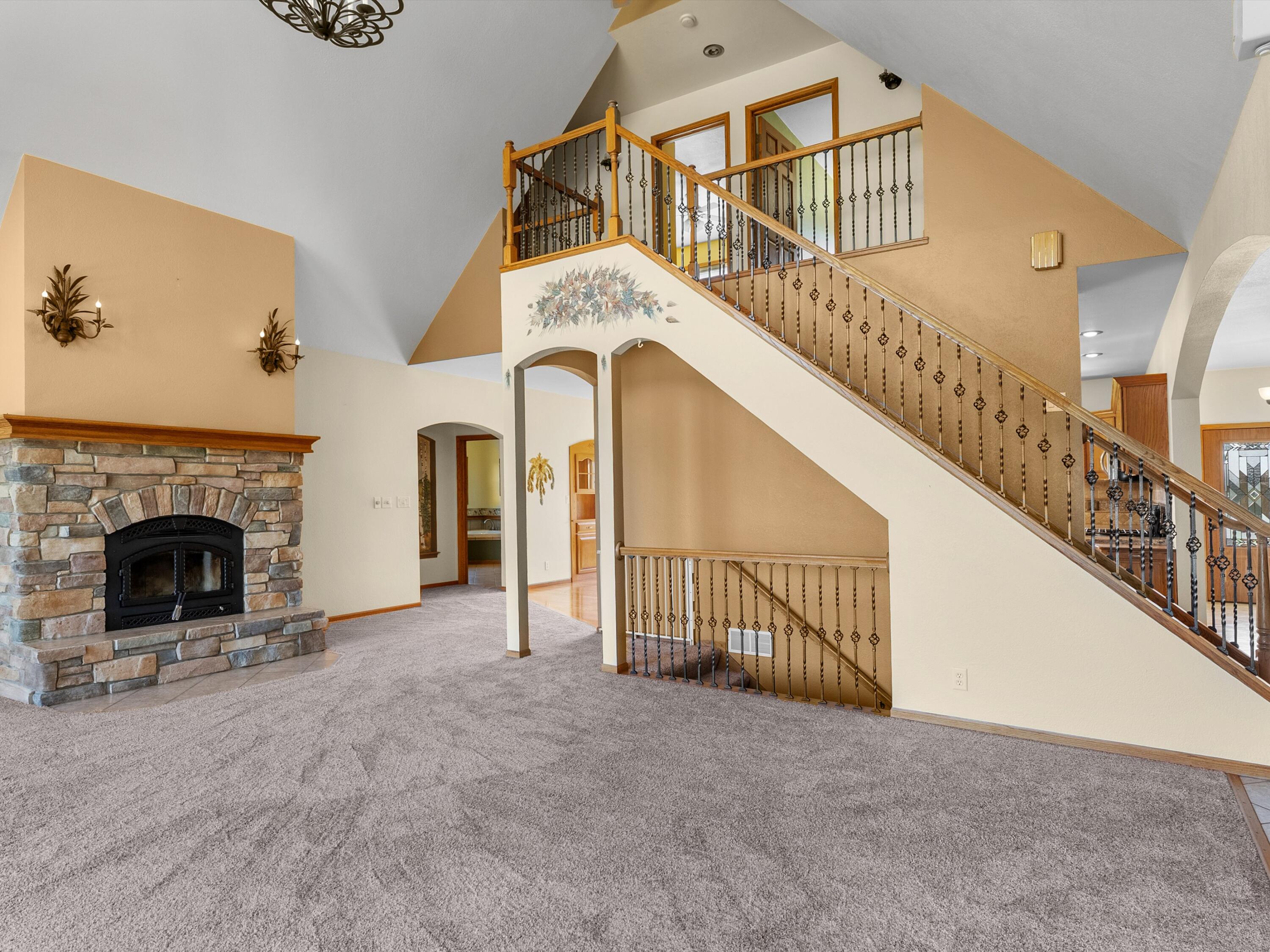 4818 Maplecrest Ridge Road Franklin, WI 54247 - Photo 25 of 62 Vaulted Living Room