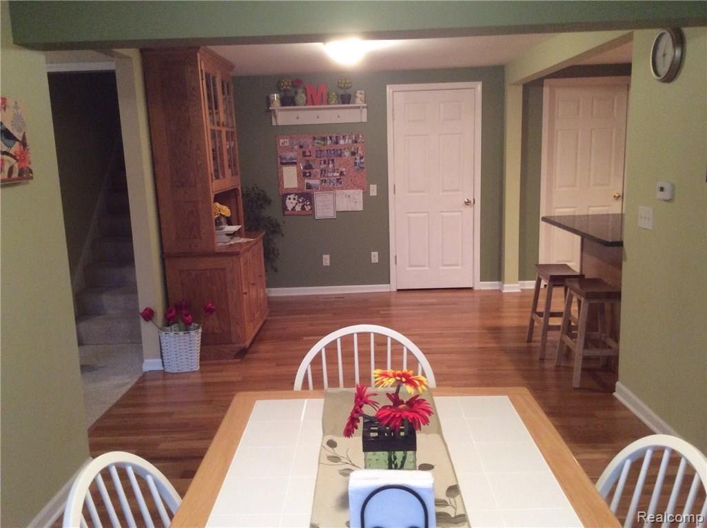 704 Brower Road Fowlerville, MI 48836 - Photo 8 of 23 image.jpg