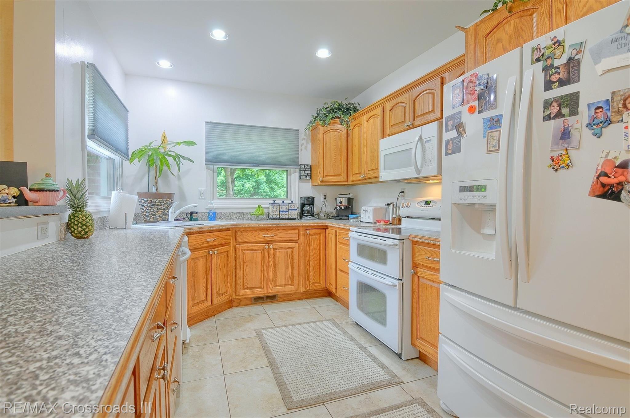 16355 Haggerty Road Belleville, MI 48111 - Photo 13 of 48 12-Kitchen.jpg