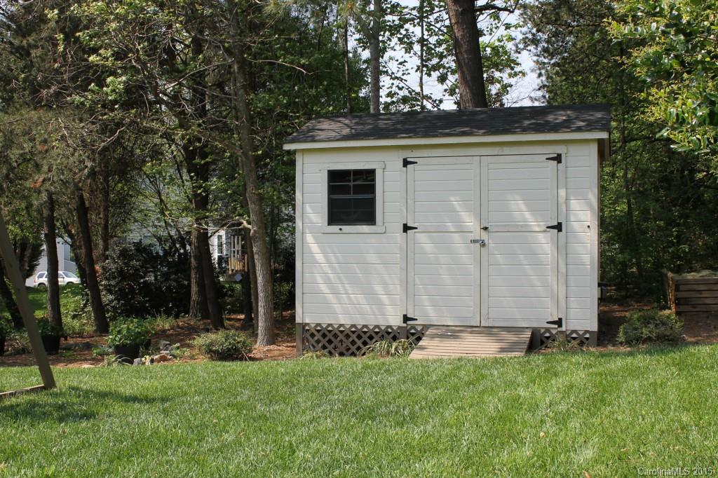 919 Knightsbridge Road Fort Mill, SC 29708 - Photo 18 of 24 front view of a house with a garden
