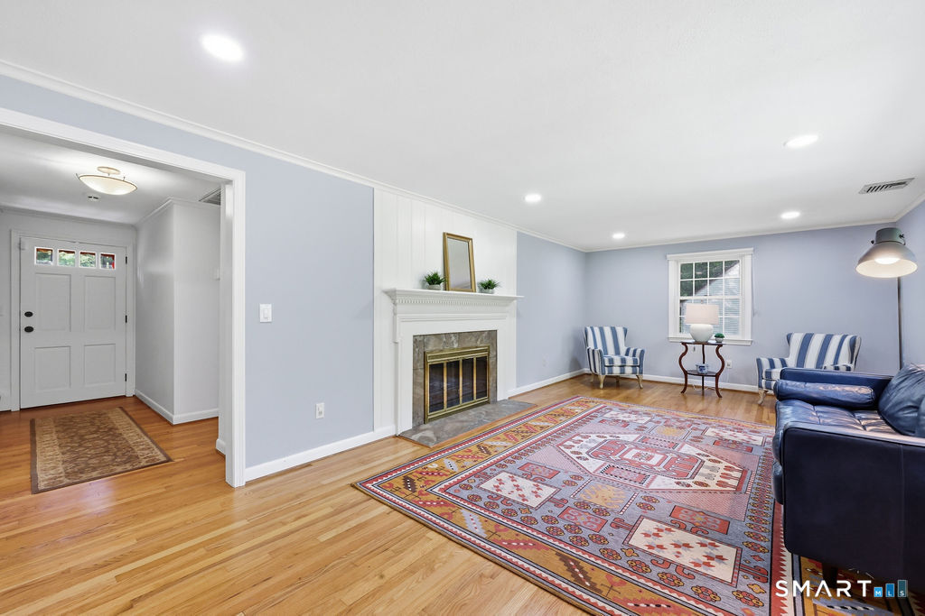 8 Penwood Road Bloomfield, CT 06002 - Photo 14 of 35