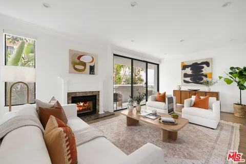 $1,099,000 | 1630 South Bentley Avenue, Unit 202, Los Angeles, CA 90025