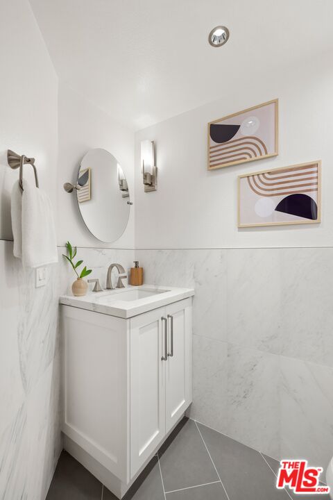 1630 South Bentley Avenue, Unit 202 Los Angeles, CA 90025 - Photo 16 of 18