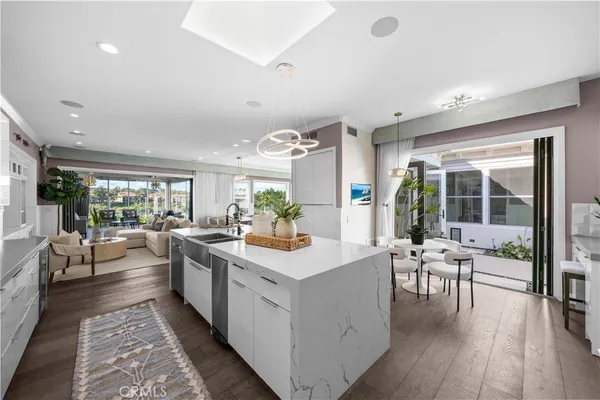 $19,850 | 58 Victoria, Newport Beach, CA 92660