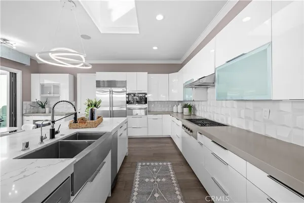 $19,850 | 58 Victoria, Newport Beach, CA 92660