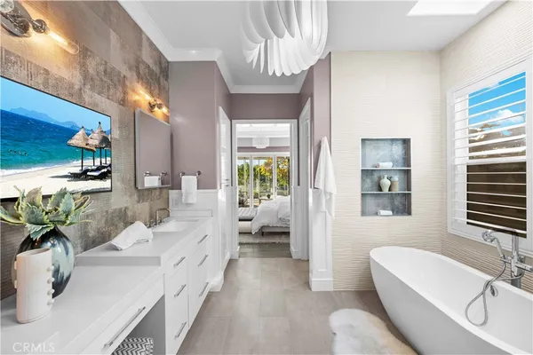 $19,850 | 58 Victoria, Newport Beach, CA 92660