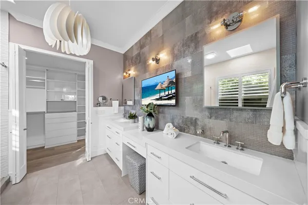 $19,850 | 58 Victoria, Newport Beach, CA 92660