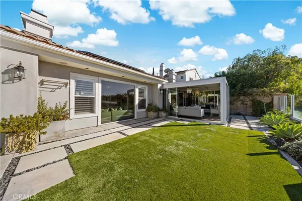 $19,850 | 58 Victoria, Newport Beach, CA 92660