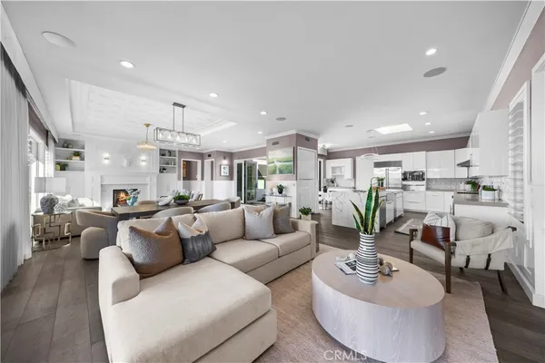 $19,850 | 58 Victoria, Newport Beach, CA 92660