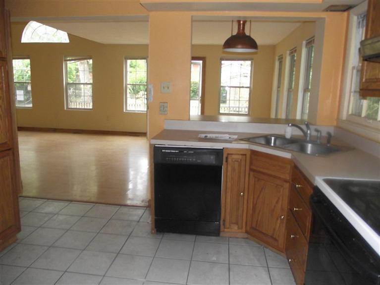 207 Wilson Downing Road Lexington, KY 40517 - Photo 4 of 7 Photo 4