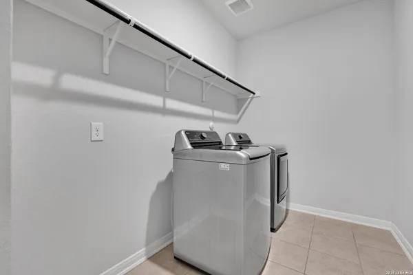 $2,195 | 13166 Maridell Park, San Antonio, TX 78253