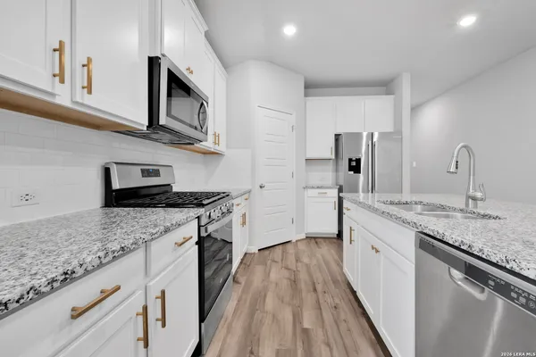 $2,195 | 13166 Maridell Park, San Antonio, TX 78253