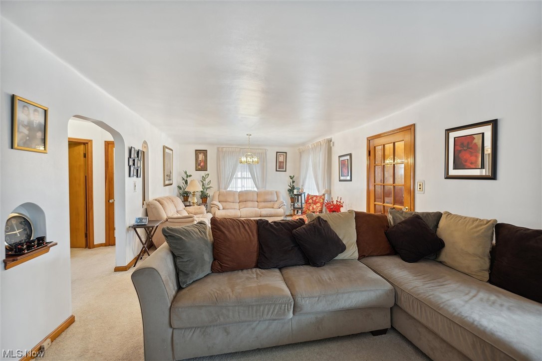 18107 Neff Road Cleveland, OH 44119 - Photo 5 of 35 Gallery Image 5