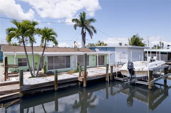 $304,999 | 2647 Pine Street, Matlacha, FL 33993