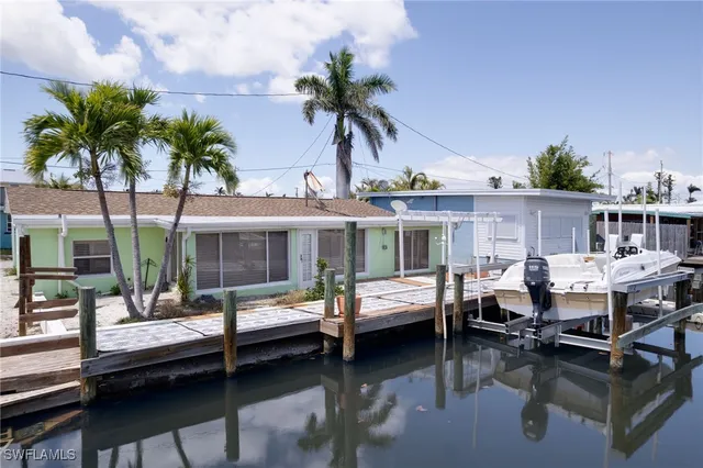 $314,999 | 2647 Pine Street, Matlacha, FL 33993