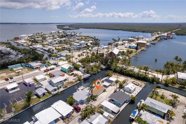 $314,999 | 2647 Pine Street, Matlacha, FL 33993